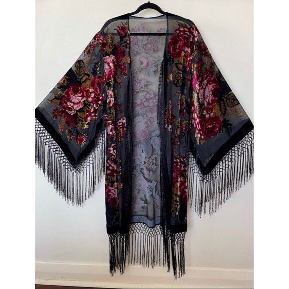 Kimono - Picture 1 of 11